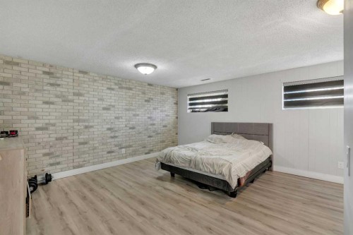 108 Whiteglen Crescent Ne, Calgary, AB - Indoor Photo Showing Bedroom