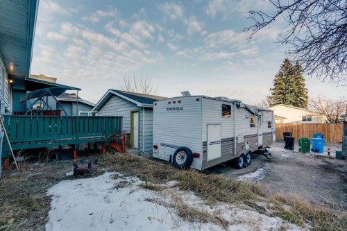 108 Whiteglen Crescent Ne, Calgary, AB - Outdoor