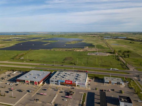 1 Highway 1, Strathmore, AB 