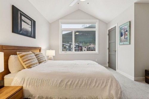 1348 Three Sisters Parkway, Canmore, AB - Indoor Photo Showing Bedroom
