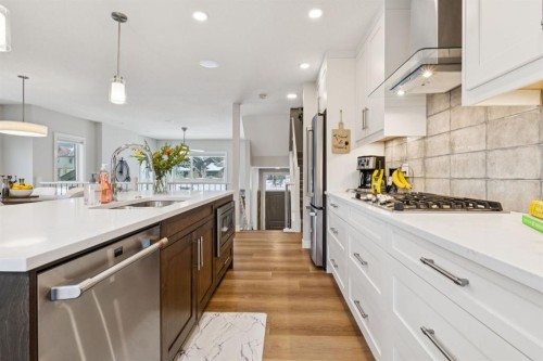 1348 Three Sisters Parkway, Canmore, AB - Indoor Photo Showing Kitchen With Upgraded Kitchen