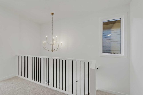 8136 47 Avenue Nw, Calgary, AB - Indoor Photo Showing Other Room