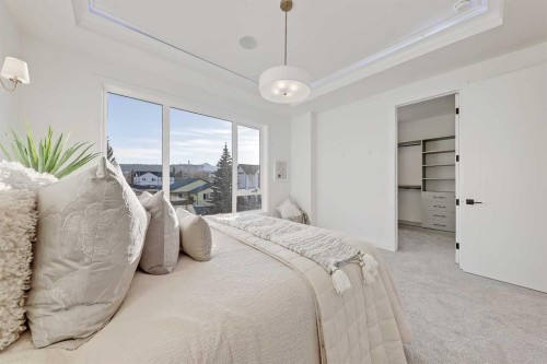 8136 47 Avenue Nw, Calgary, AB - Indoor Photo Showing Bedroom