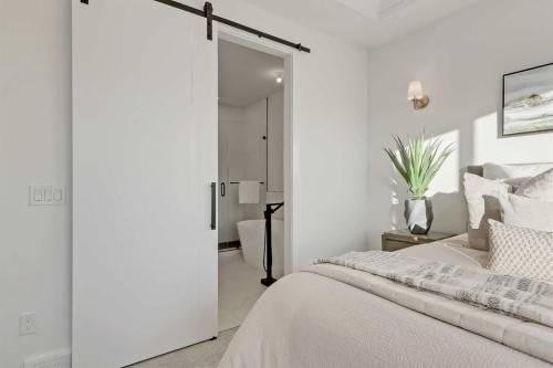 8136 47 Avenue Nw, Calgary, AB - Indoor Photo Showing Bedroom