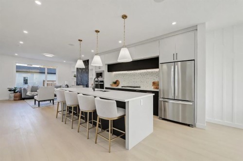 8136 47 Avenue Nw, Calgary, AB - Indoor