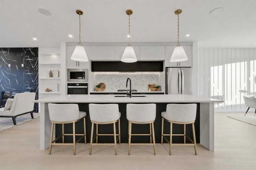 8136 47 Avenue Nw, Calgary, AB - Indoor Photo Showing Other Room