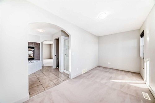 1156 Sherwood Boulevard Nw, Calgary, AB - Indoor Photo Showing Other Room
