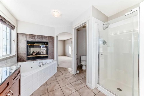 1156 Sherwood Boulevard Nw, Calgary, AB - Indoor Photo Showing Bathroom