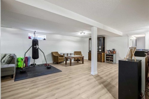 830 Westmount Drive, Strathmore, AB - Indoor