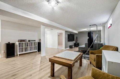 830 Westmount Drive, Strathmore, AB - Indoor