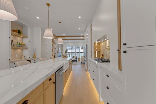 2518 20 Street Sw, Calgary, AB - Indoor Photo Showing Kitchen