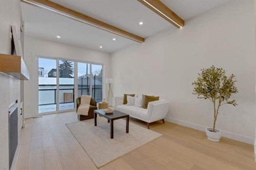 2518 20 Street Sw, Calgary, AB - Indoor