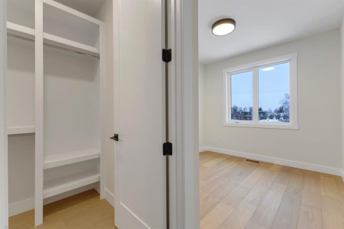 2518 20 Street Sw, Calgary, AB - Indoor