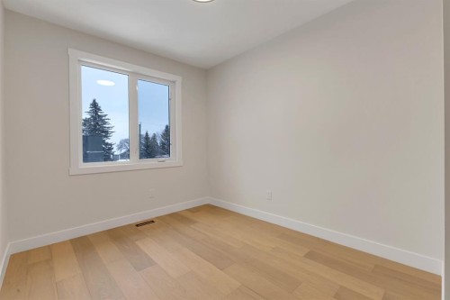 2518 20 Street Sw, Calgary, AB - Indoor Photo Showing Other Room
