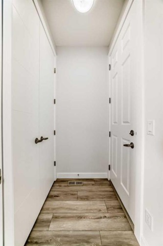 100 Corner Glen Manor Ne, Calgary, AB - Indoor Photo Showing Other Room