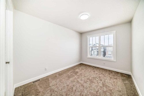 100 Corner Glen Manor Ne, Calgary, AB - Indoor Photo Showing Other Room
