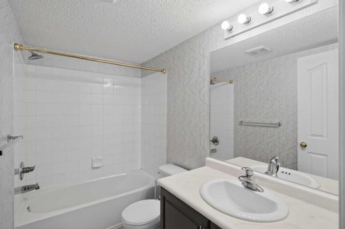 1408-1000 Somervale Court Sw, Calgary, AB - Indoor Photo Showing Bathroom