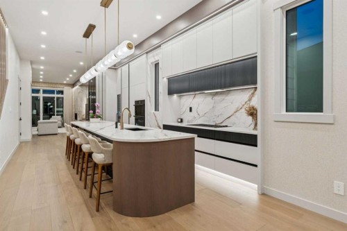 1330 8 Avenue Se, Calgary, AB - Indoor Photo Showing Kitchen With Upgraded Kitchen