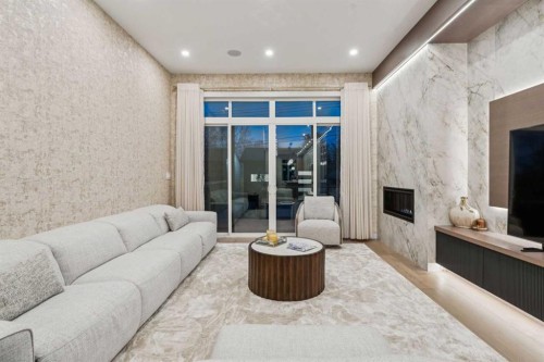 1330 8 Avenue Se, Calgary, AB - Indoor With Fireplace