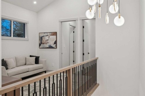 1330 8 Avenue Se, Calgary, AB - Indoor Photo Showing Other Room