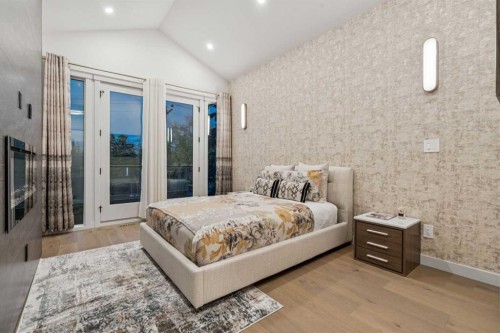 1330 8 Avenue Se, Calgary, AB - Indoor Photo Showing Bedroom