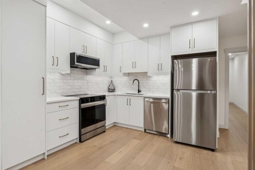 1330 8 Avenue Se, Calgary, AB - Indoor Photo Showing Kitchen With Stainless Steel Kitchen With Upgraded Kitchen