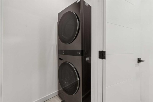 1330 8 Avenue Se, Calgary, AB - Indoor Photo Showing Laundry Room