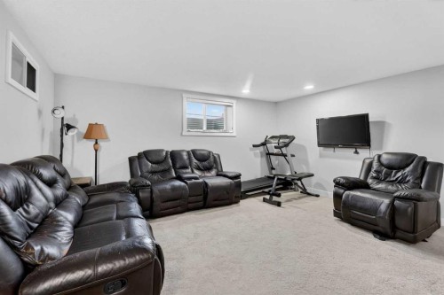 8 Malvern Crescent Ne, Calgary, AB 