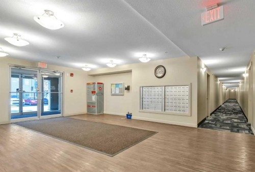 117-7130 80 Avenue Ne, Calgary, AB - Indoor Photo Showing Other Room