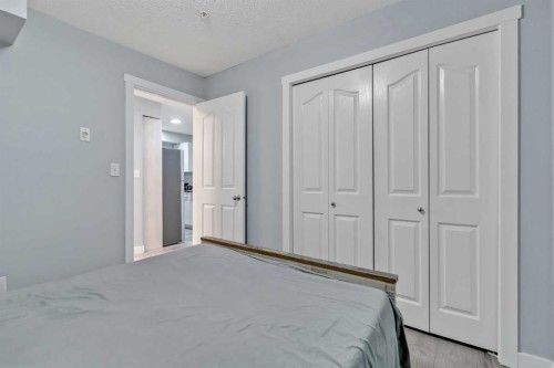 117-7130 80 Avenue Ne, Calgary, AB - Indoor Photo Showing Bedroom