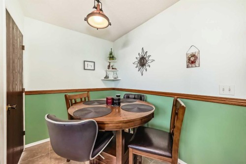 314 Mckinnon Drive, Carseland, AB - Indoor Photo Showing Dining Room