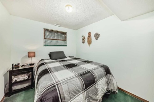 314 Mckinnon Drive, Carseland, AB - Indoor Photo Showing Bedroom