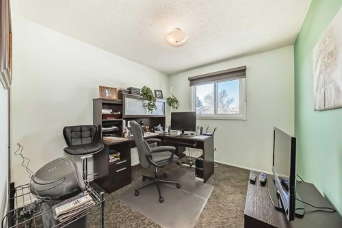 314 Mckinnon Drive, Carseland, AB - Indoor Photo Showing Office
