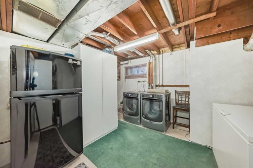 314 Mckinnon Drive, Carseland, AB - Indoor Photo Showing Laundry Room