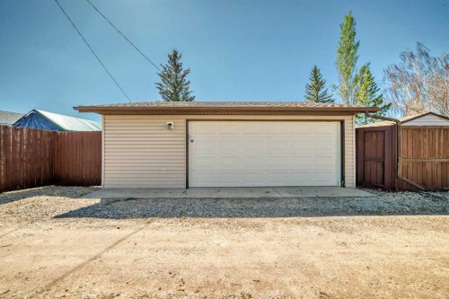 314 Mckinnon Drive, Carseland, AB - Outdoor