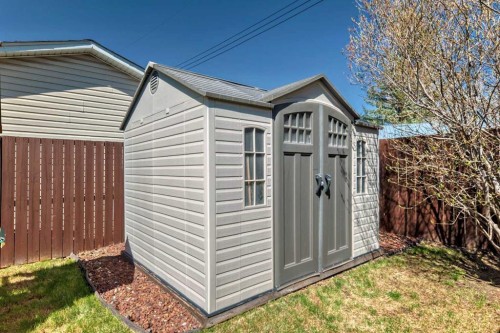 314 Mckinnon Drive, Carseland, AB - Outdoor