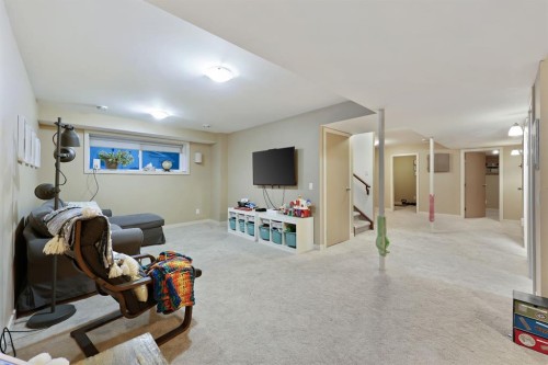 256 Lysander Place Se, Calgary, AB - Indoor