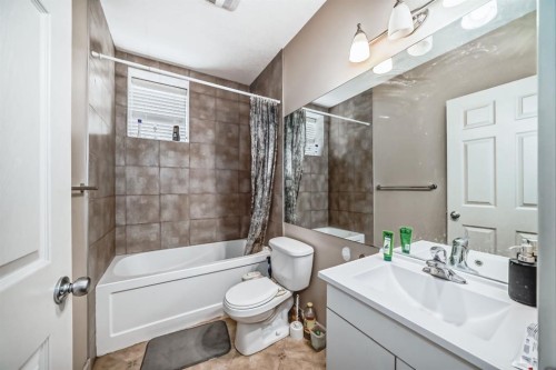 226 Saddlebrook Circle Ne, Calgary, AB - Indoor Photo Showing Bathroom