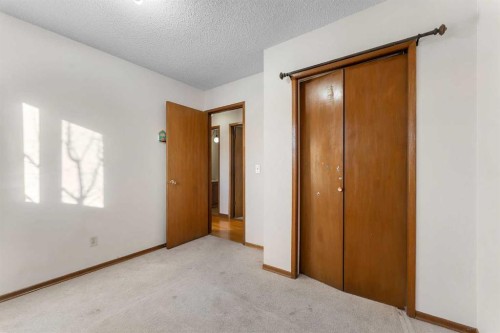20 Templehill Crescent, Calgary, AB - Indoor Photo Showing Other Room