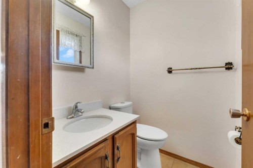 20 Templehill Crescent, Calgary, AB - Indoor Photo Showing Bathroom