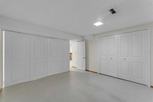 20 Templehill Crescent, Calgary, AB - Indoor Photo Showing Other Room