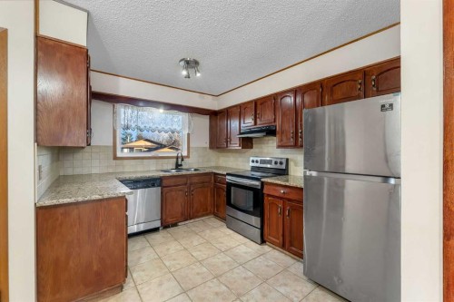 20 Templehill Crescent, Calgary, AB - Indoor Photo Showing Kitchen