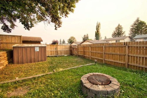 95 Falton Way Ne, Calgary, AB - Outdoor With Backyard