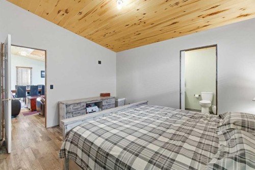 619 Lakeside Drive, Rural Vulcan County, AB - Indoor Photo Showing Bedroom