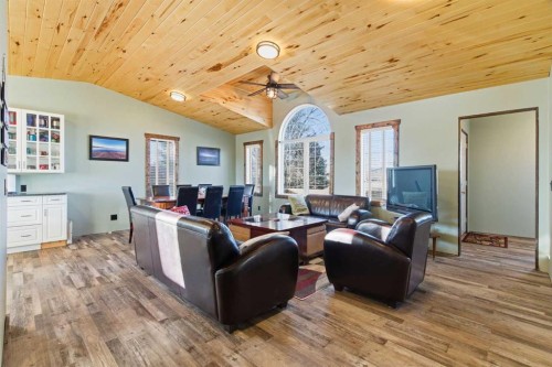 619 Lakeside Drive, Rural Vulcan County, AB - Indoor