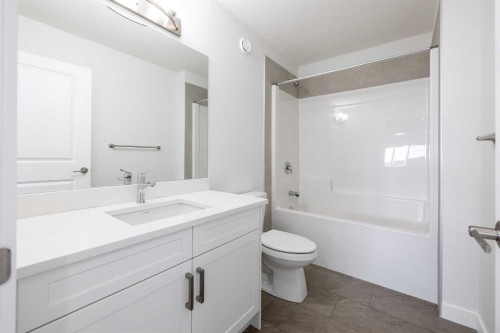 63 Amber View, Balzac, AB - Indoor Photo Showing Bathroom