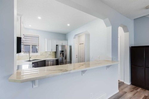 48 Covemeadow Road Ne, Calgary, AB - Indoor Photo Showing Kitchen