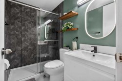 22-6100 4 Avenue NE Calgary, AB T2A 5Z8