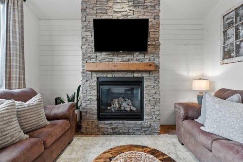 311 Mcleod Crescent, Diamond Valley, AB 