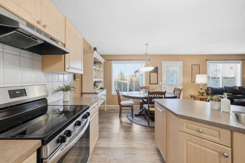 14 Kincora Drive Nw, Calgary, AB - Indoor Photo Showing Kitchen